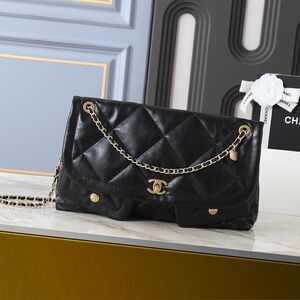 CHANEL Black Quilted Lambskin Chain Shoulder Bag with Gold Hardware